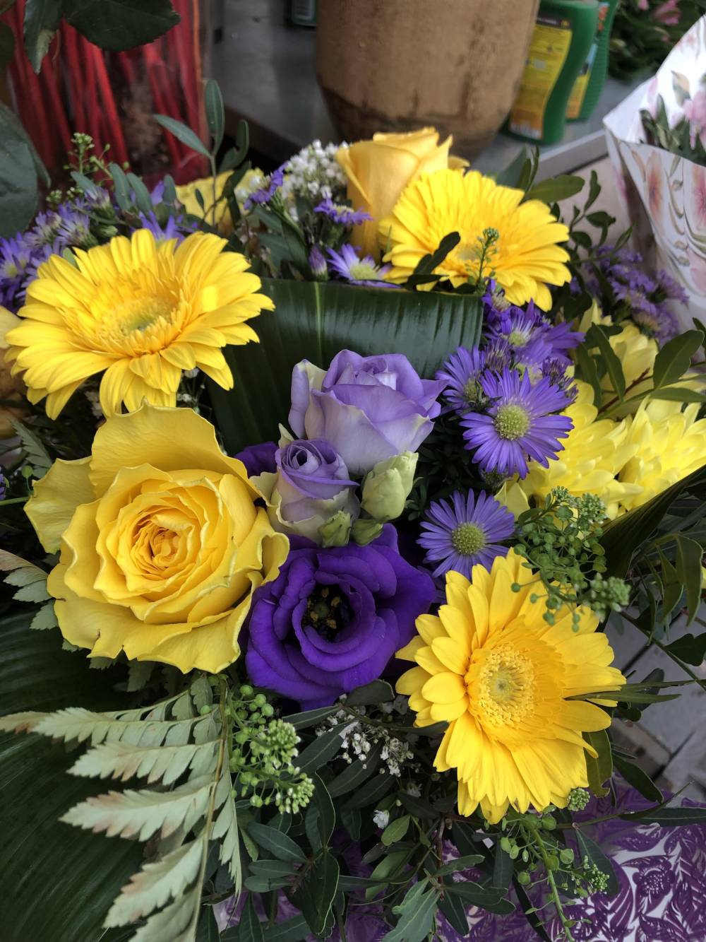 bouquet violet jaune-min